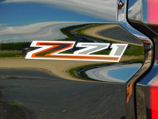 Used 2025 Chevrolet Colorado Z71 w/ Z71 Convenience Package 2 image 39