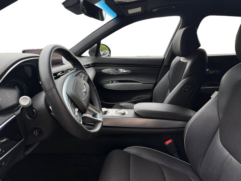 Used 2024 Genesis GV70 3.5T Sport AWD/4WD image 9