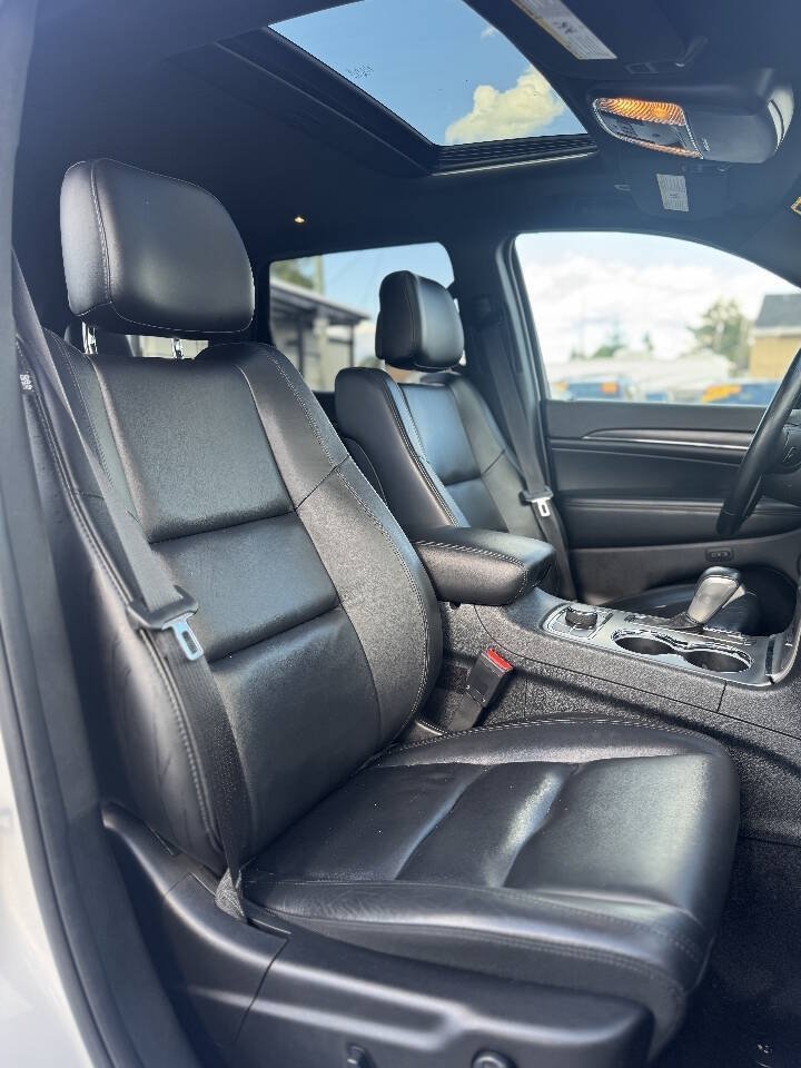 Used 2018 Jeep Grand Cherokee Limited AWD/4WD image 11