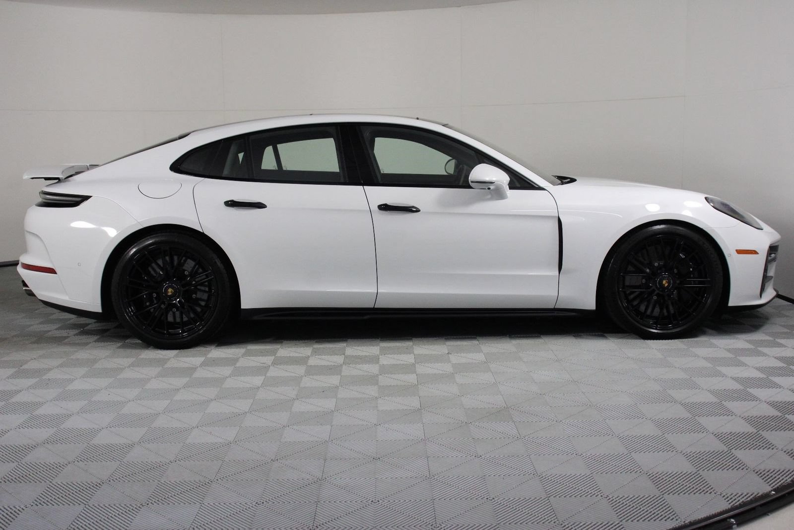 Certified 2026 Porsche Panamera GTS AWD/4WD image 8