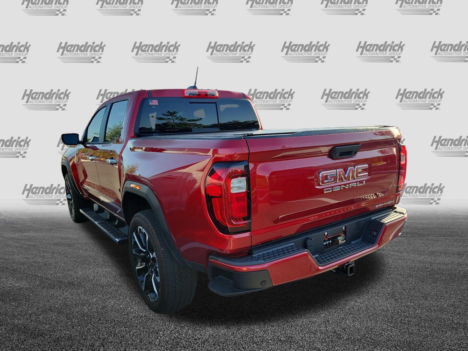 Used 2024 GMC Canyon Denali AWD/4WD image 8