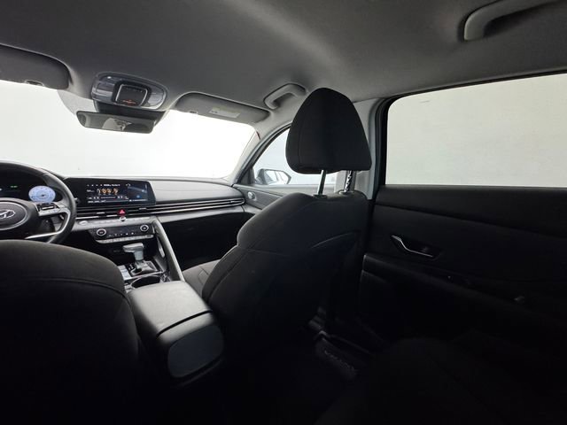 Used 2023 Hyundai Elantra SEL w/ Convenience Package image 39