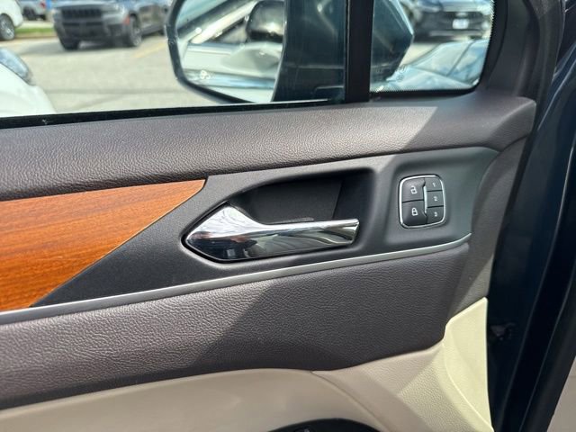 Used 2019 Lincoln MKC Select w/ Select Plus Package AWD/4WD image 26