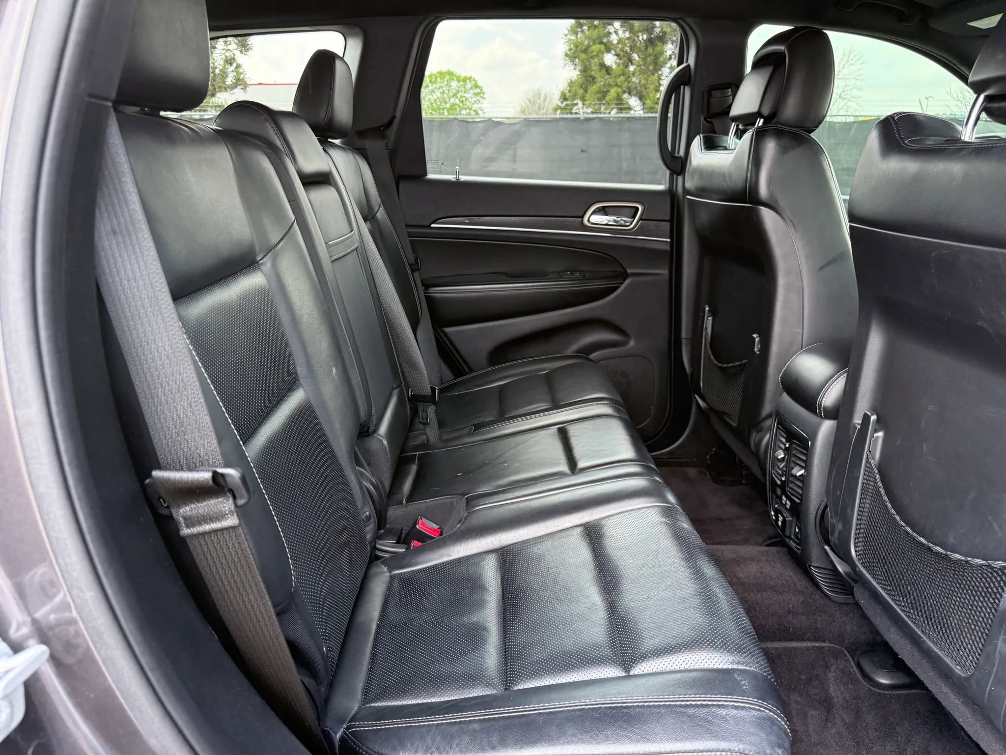 Used 2016 Jeep Grand Cherokee Limited w/ Luxury Group II RWD image 20