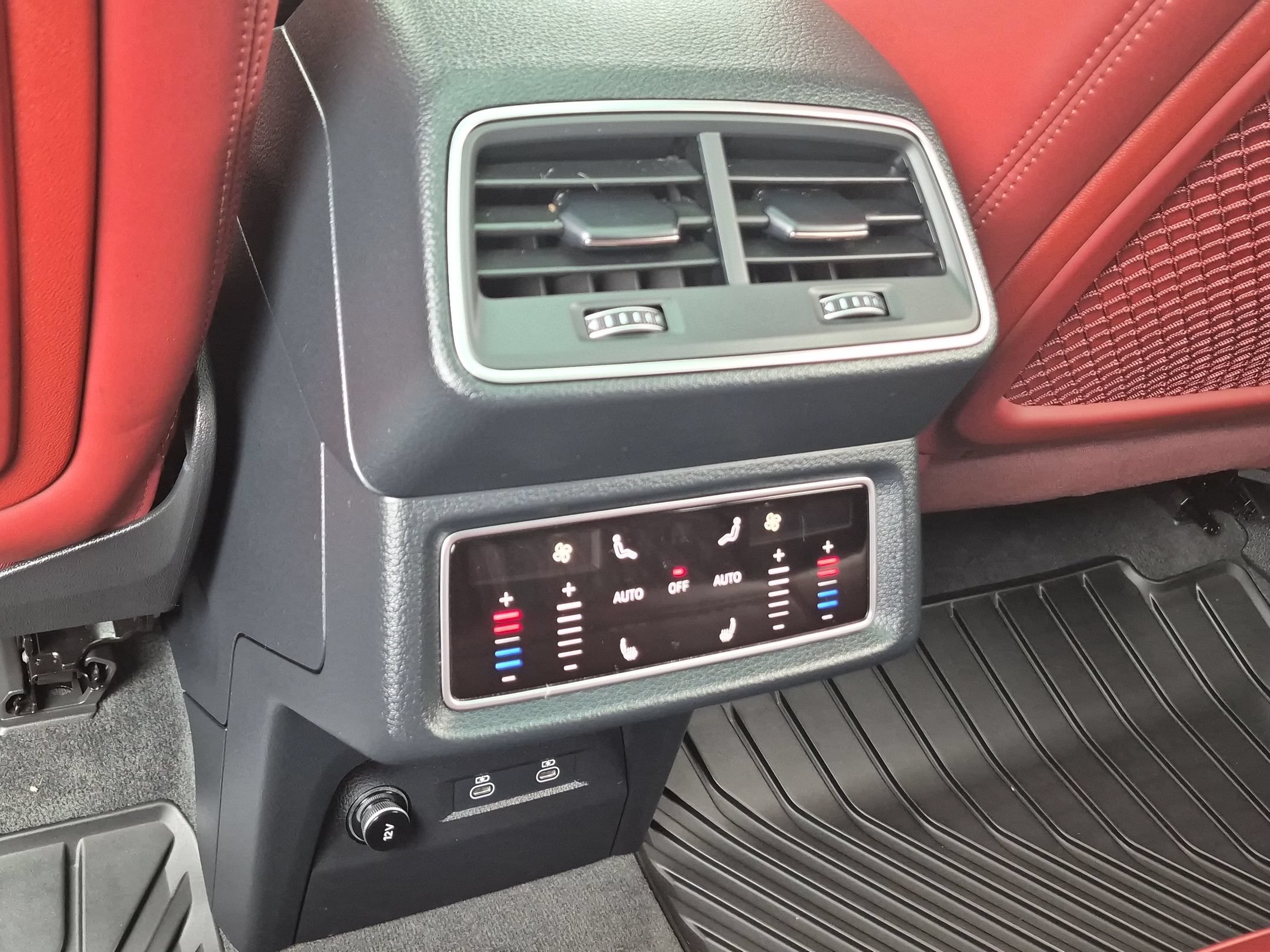 Used 2024 Audi Q8 e-tron Prestige w/ Prestige Package AWD/4WD image 24