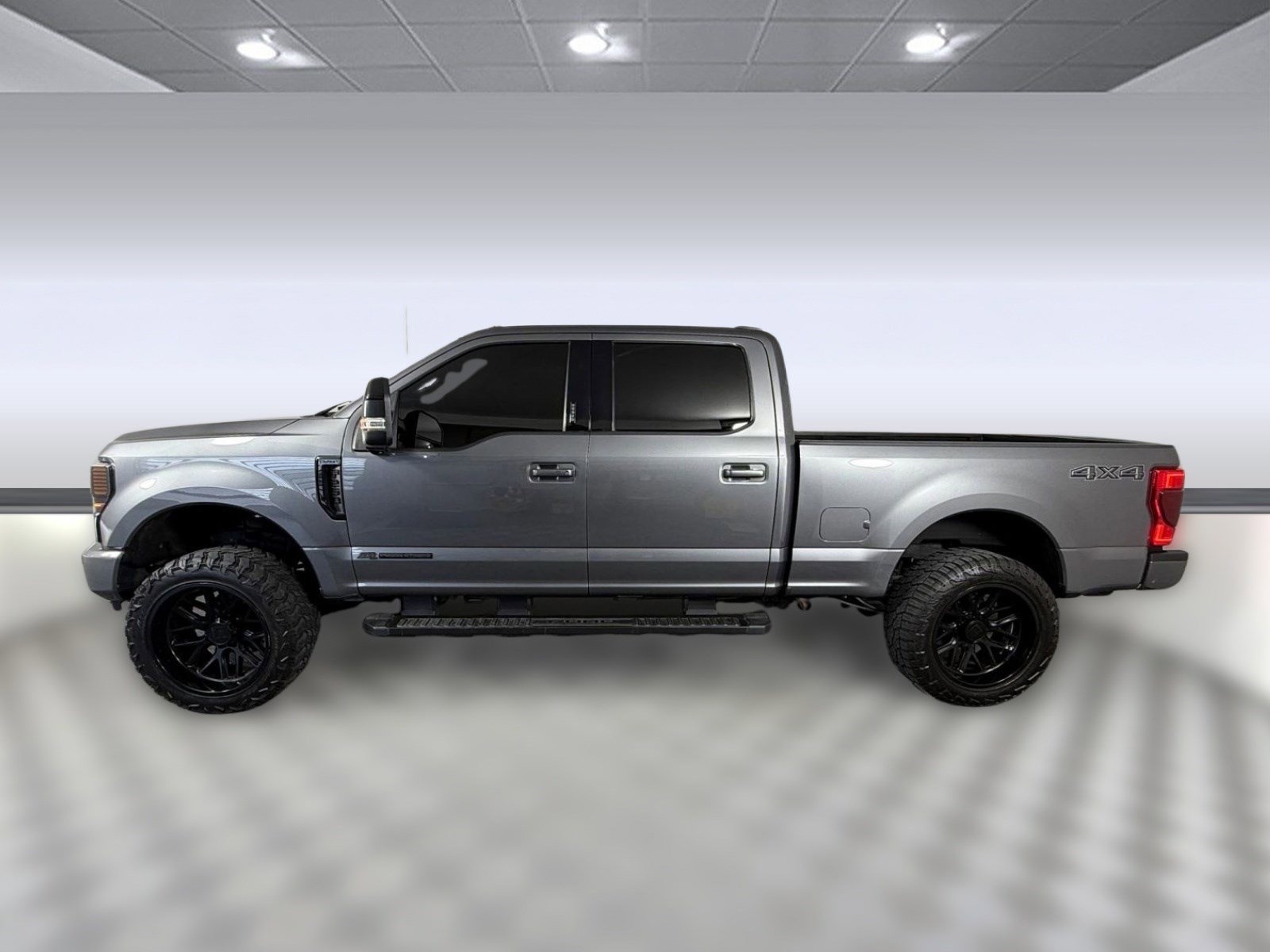 Used 2022 Ford F250 Lariat w/ Black Appearance Package image 2