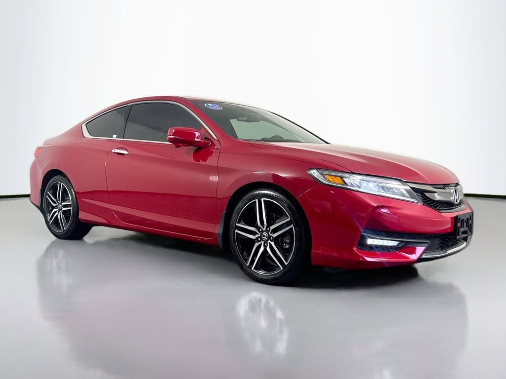 Used 2017 Honda Accord Touring image 3