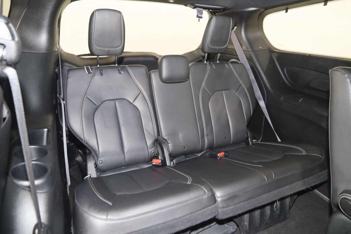 Used 2021 Chrysler Pacifica Touring-L w/ S Appearance Package FWD image 17