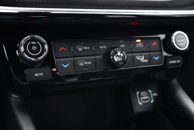 Used 2024 Jeep Compass Trailhawk image 19