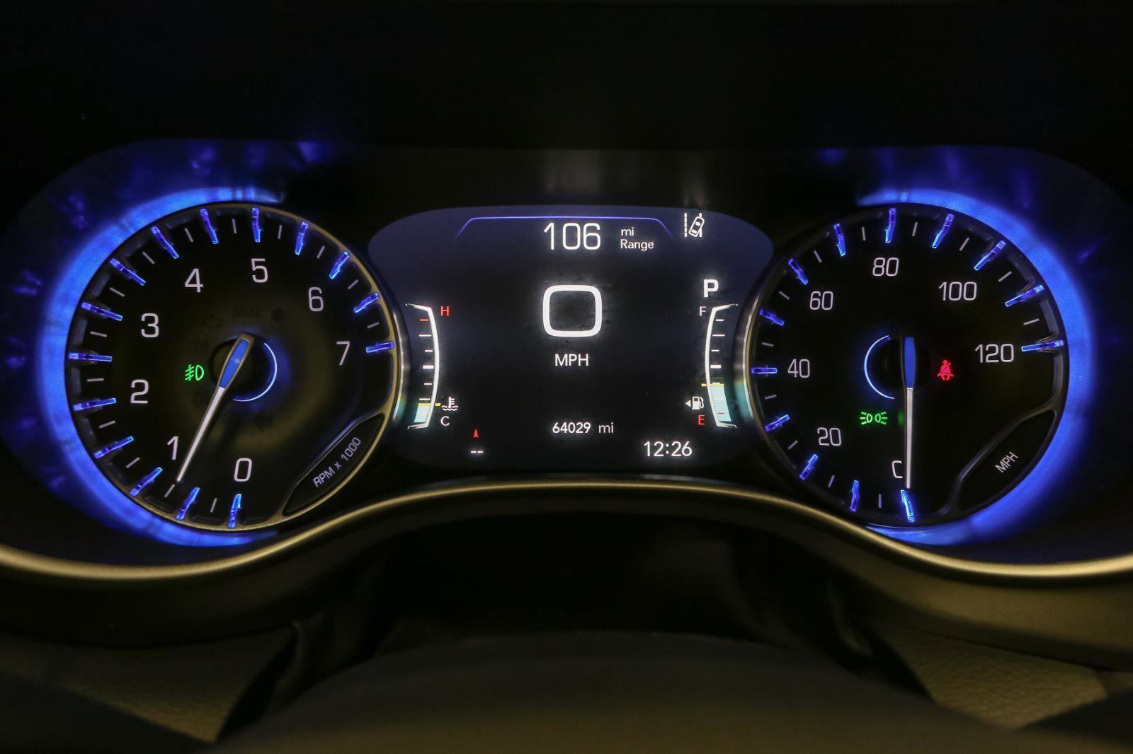 Used 2024 Chrysler Pacifica Touring-L image 33