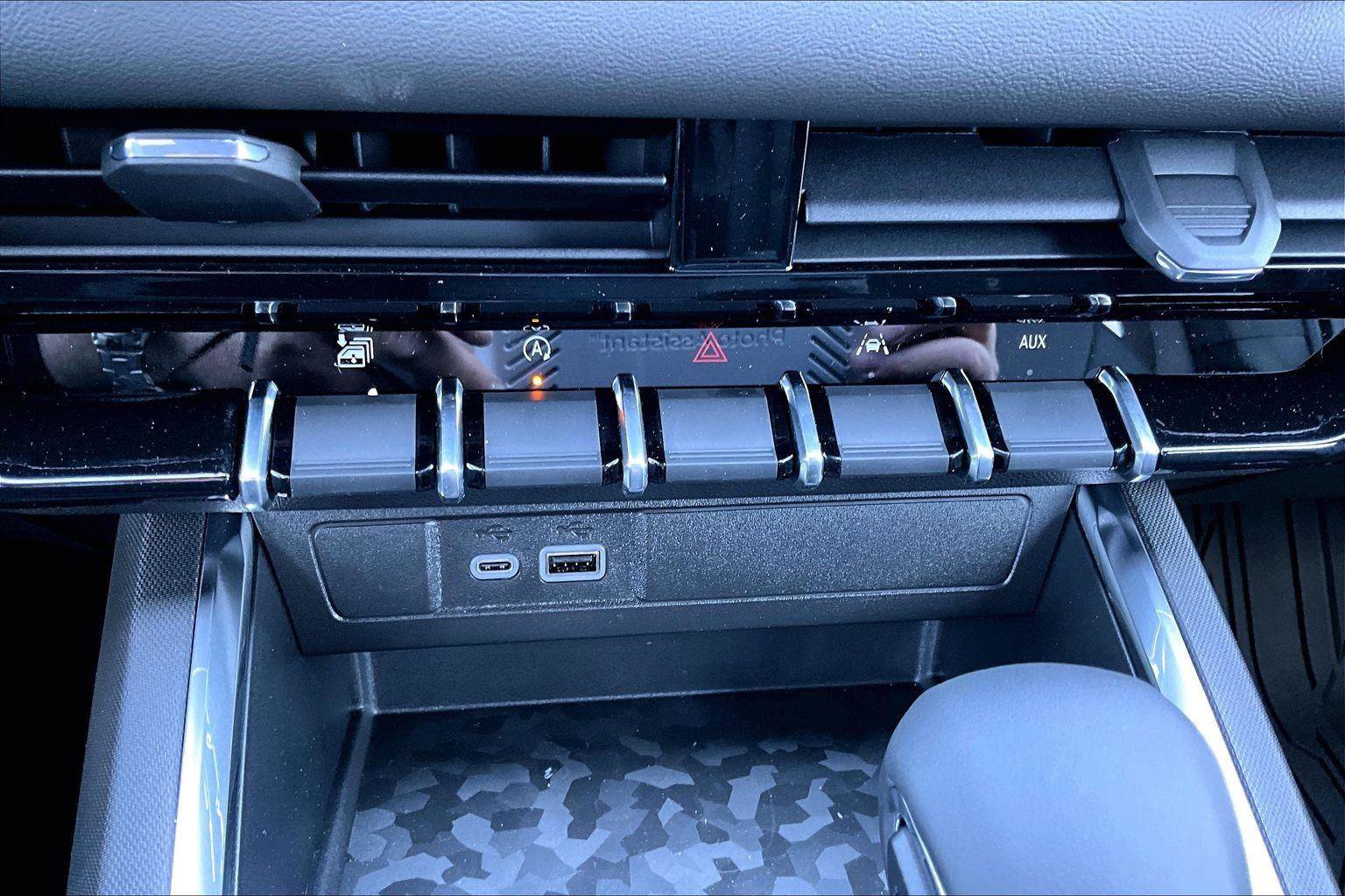 New 2026 GMC Canyon Elevation w/ Convenience Package AWD/4WD image 17