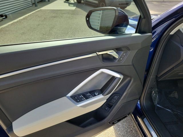 Certified 2025 Audi Q3 2.0T Premium Plus w/ Premium Plus Package image 18