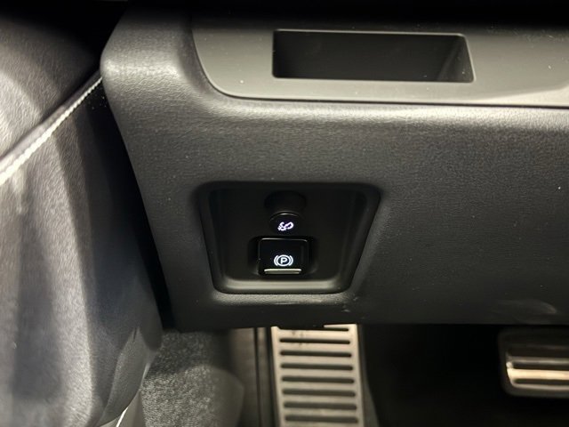 Used 2024 Chevrolet Corvette Stingray Coupe w/ Battery Protection Package image 28