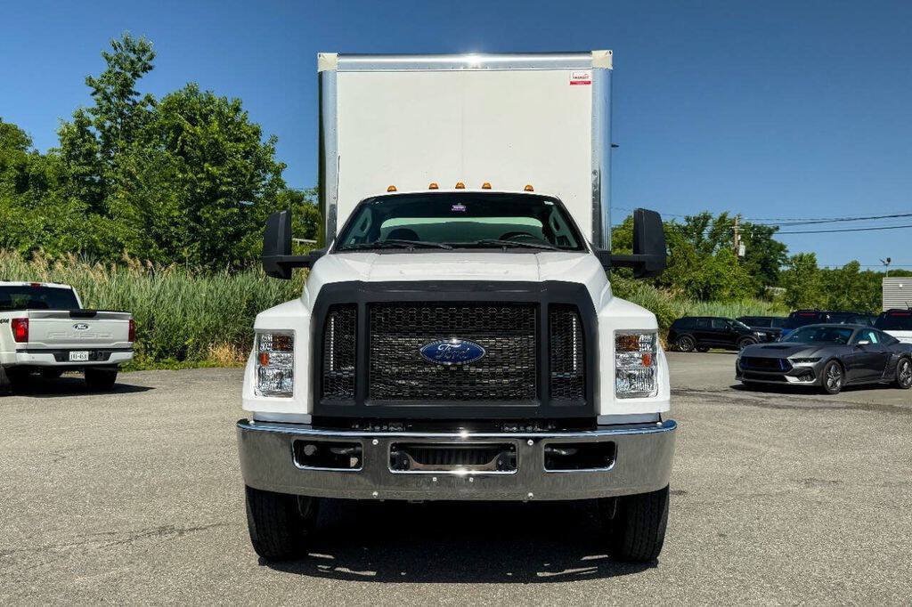 Used 2022 Ford F650 2WD Regular Cab Super Duty image 8