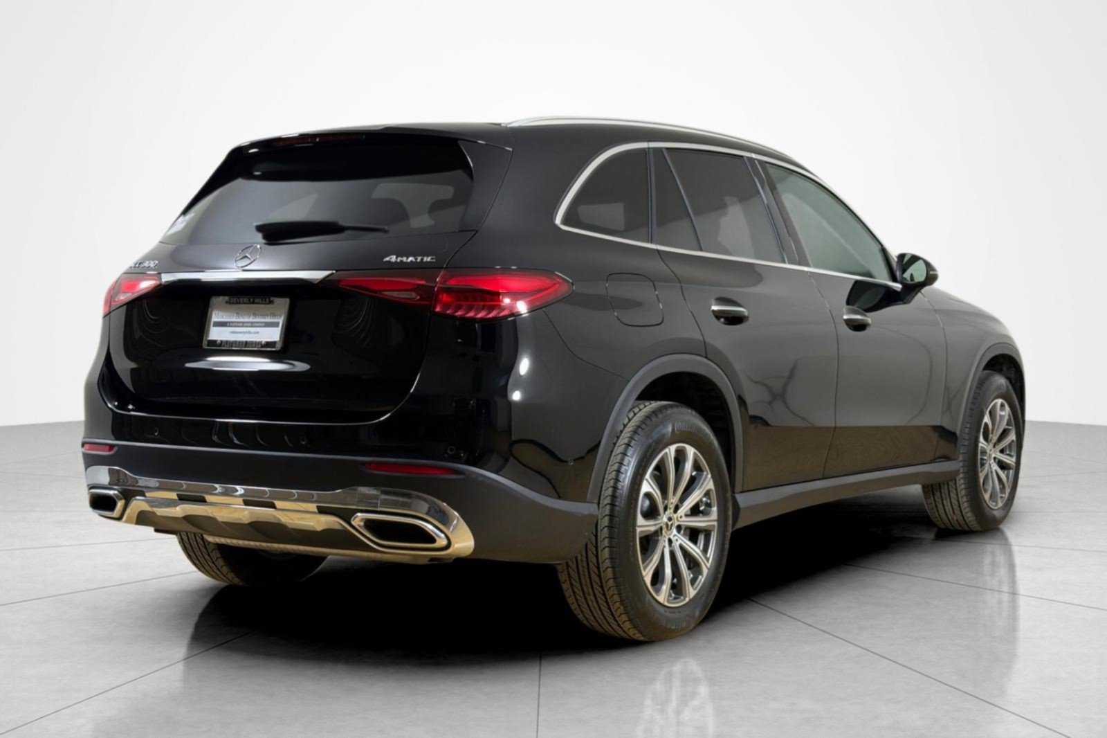 Used 2024 Mercedes-Benz GLC 300 4MATIC image 5