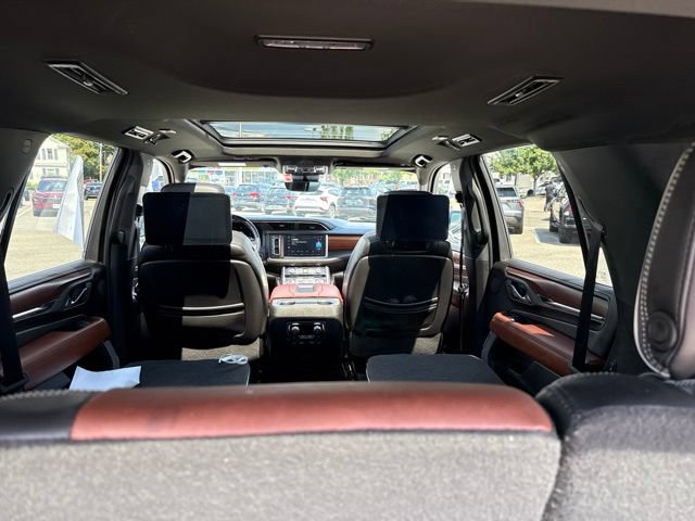 Used 2023 GMC Yukon Denali Ultimate AWD/4WD image 12