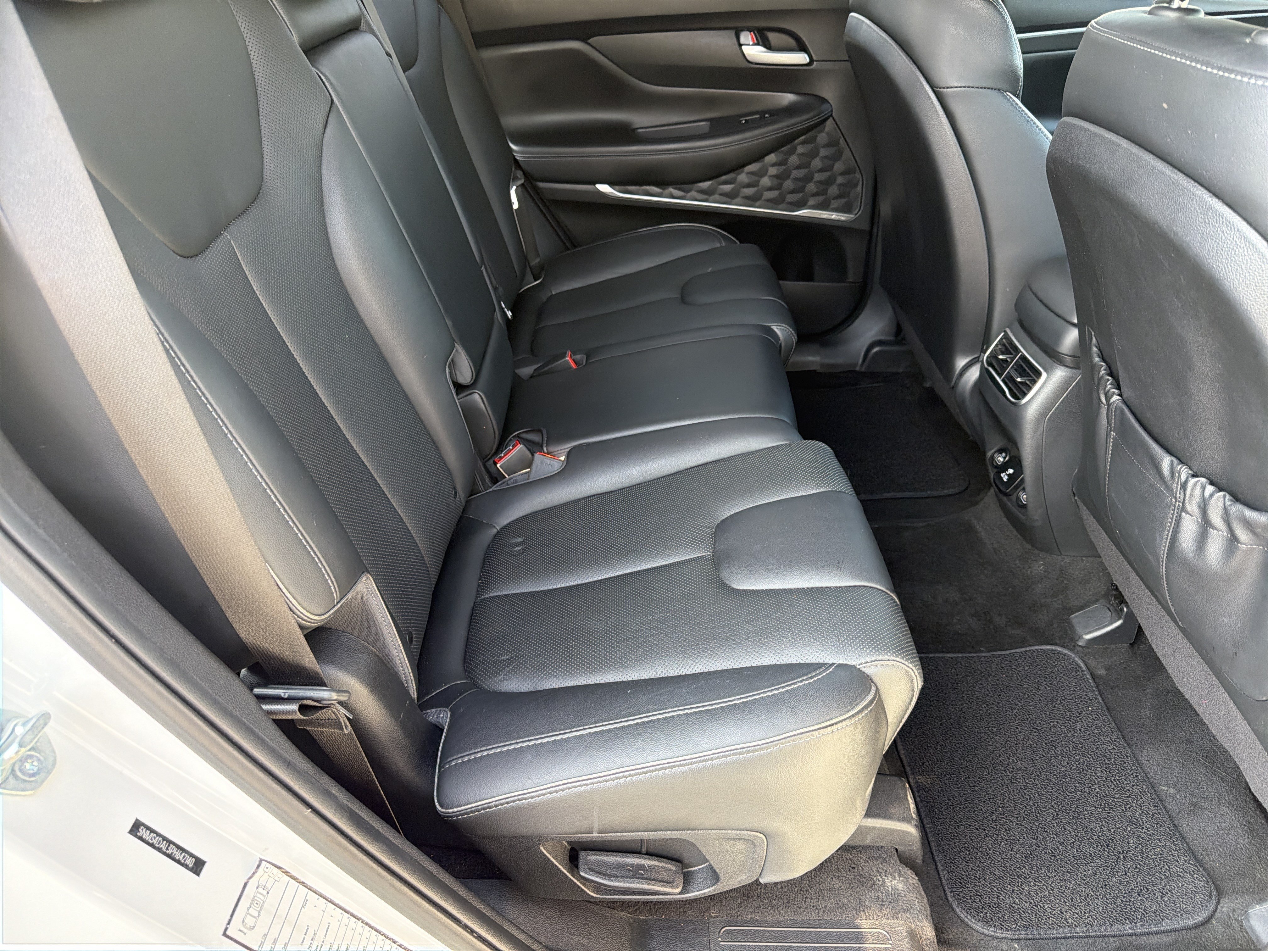 Used 2023 Hyundai Santa Fe Limited AWD/4WD image 15