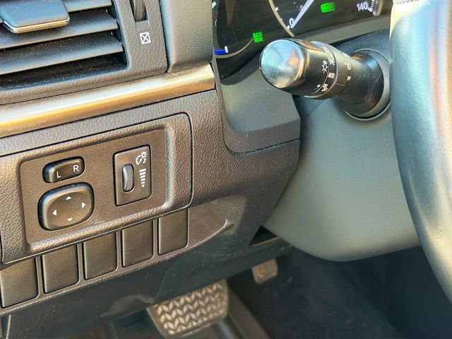 Used 2015 Lexus CT 200h w/ Navigation Package FWD image 10