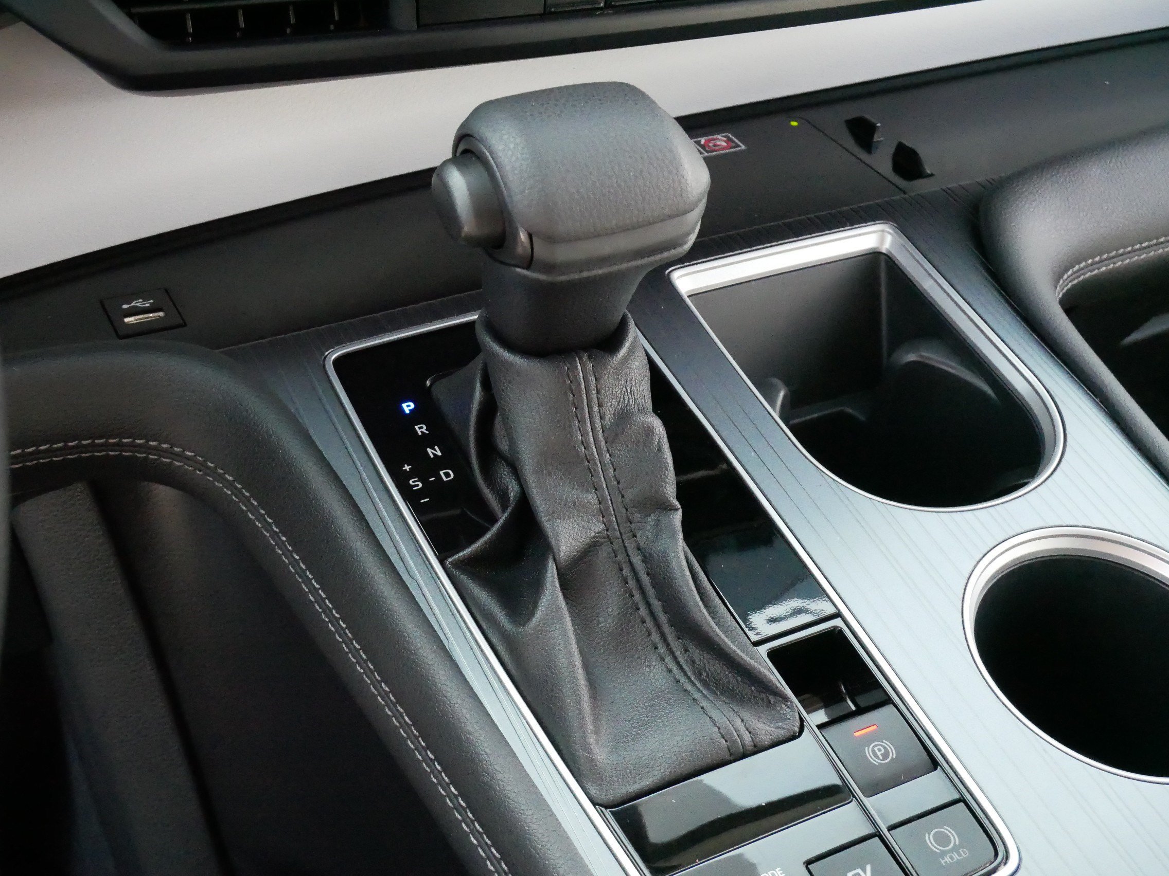 Certified 2025 Toyota Sienna LE FWD image 24