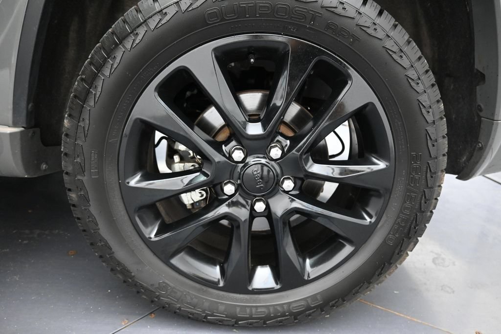 Used 2022 Jeep Grand Cherokee Laredo X AWD/4WD image 35