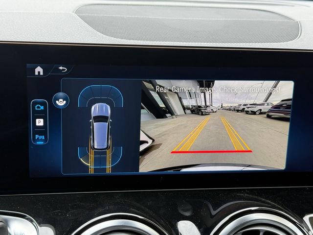 Used 2025 Mercedes-Benz GLB 250 4MATIC image 23