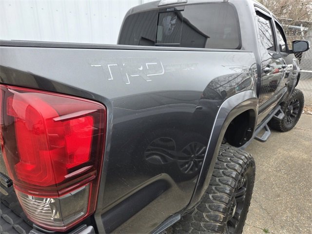 Used 2019 Toyota Tacoma TRD Sport image 7