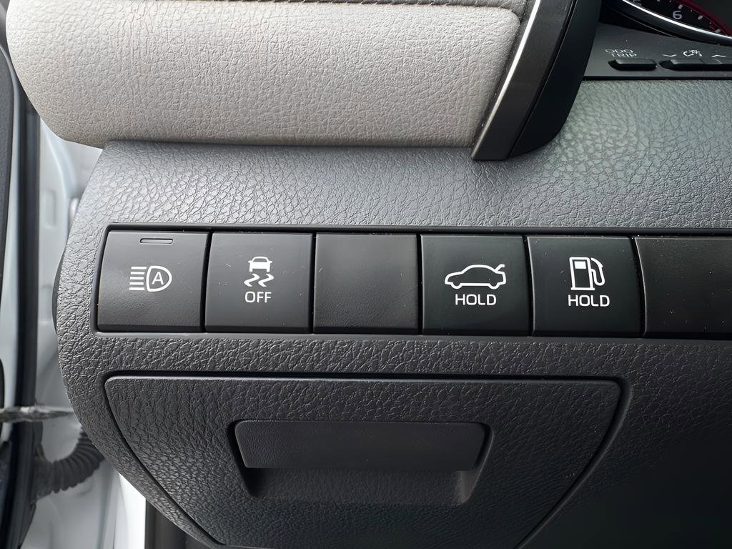 Used 2019 Toyota Camry XSE FWD image 21