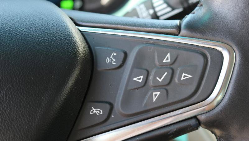 Used 2021 Chevrolet Bolt Premier w/ Infotainment Package FWD image 12