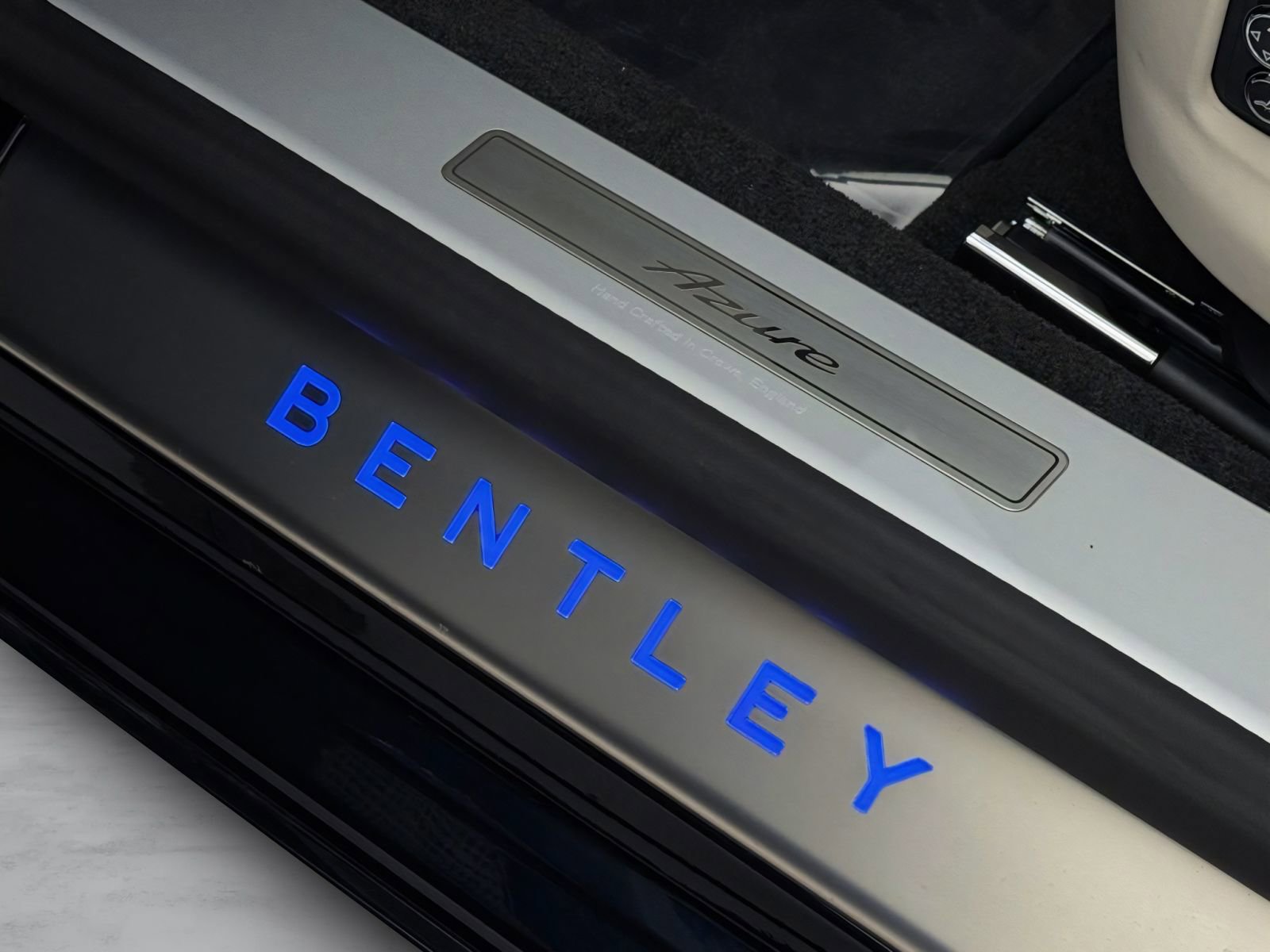 Used 2026 Bentley Flying Spur Plug-In Hybrid AWD/4WD image 9