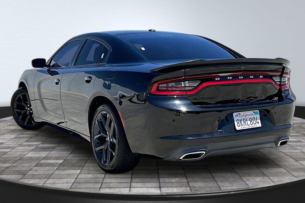 Used 2019 Dodge Charger SXT w/ Blacktop Package RWD image 18