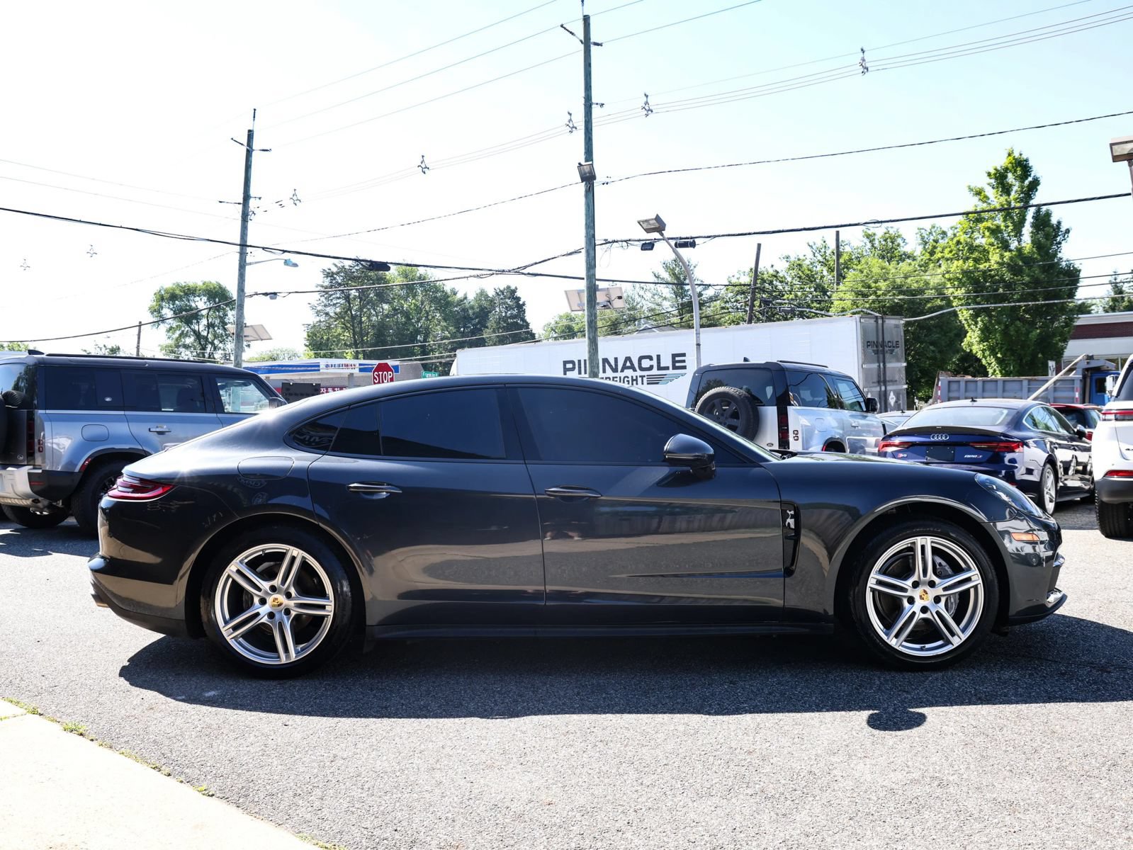 Used 2017 Porsche Panamera 4 w/ Premium Package AWD/4WD image 5