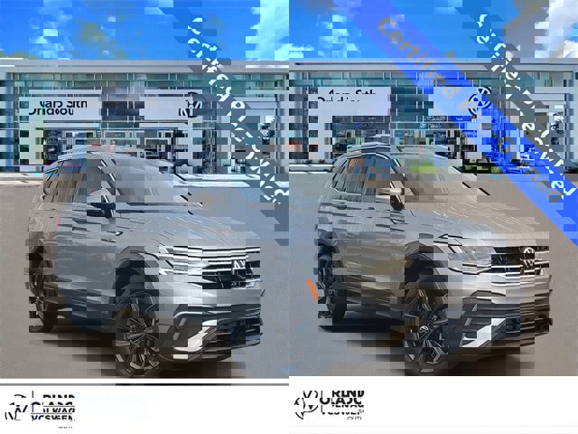 Certified 2023 Volkswagen Tiguan SE image 1