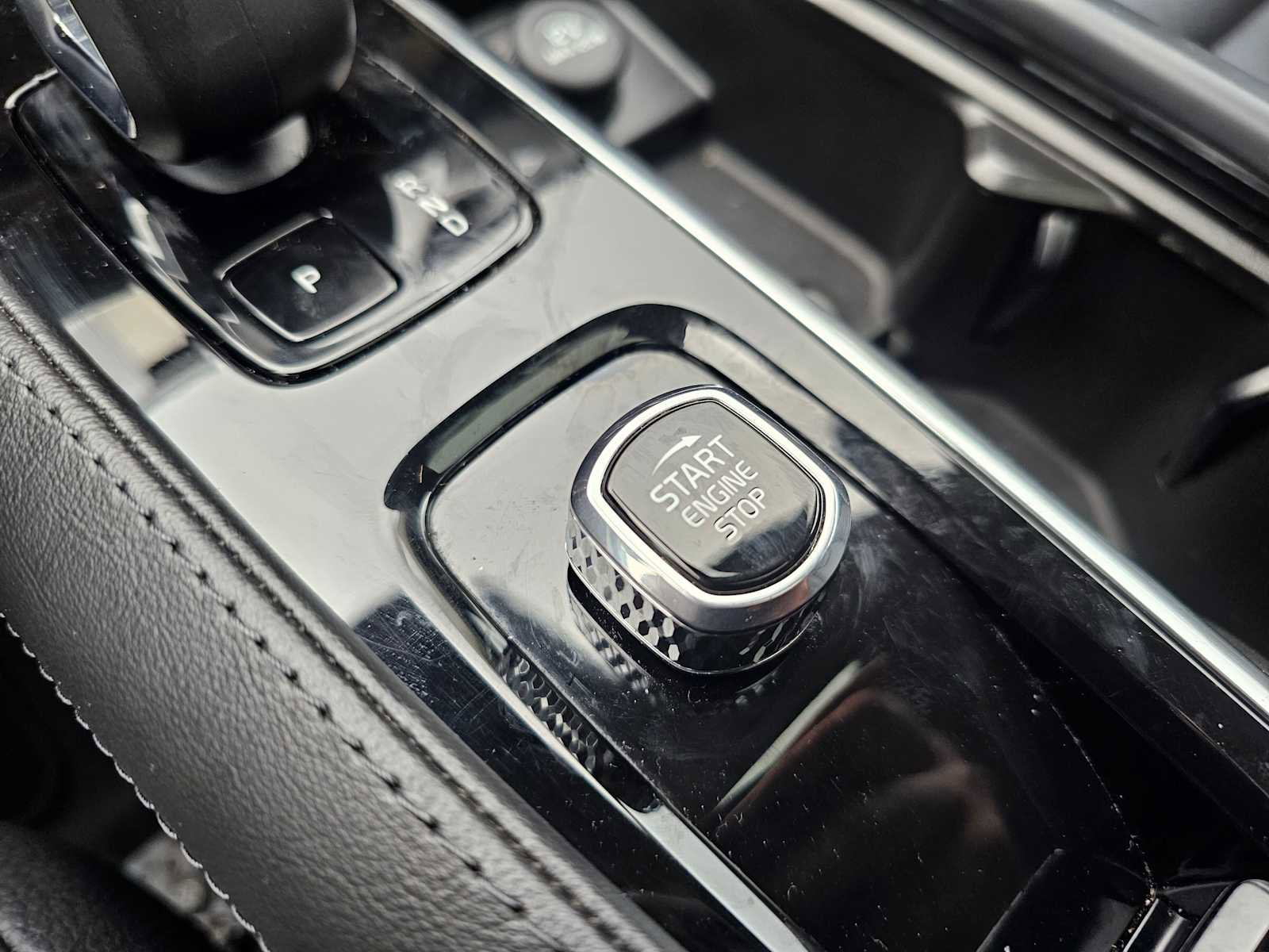 Used 2023 Volvo XC90 B6 Core w/ Protection Package Premier image 38