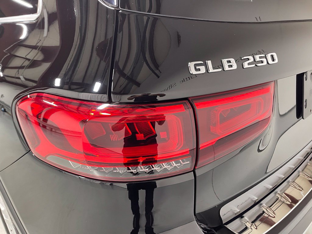 Certified 2022 Mercedes-Benz GLB 250 4MATIC image 14