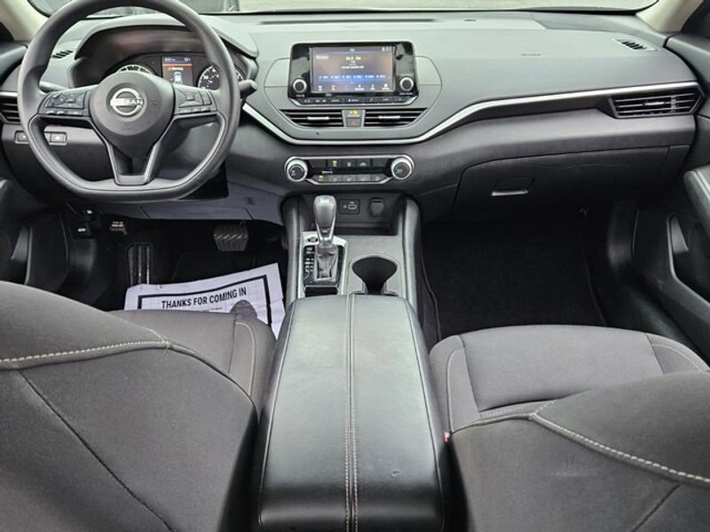 Used 2024 Nissan Altima 2.5 S image 9