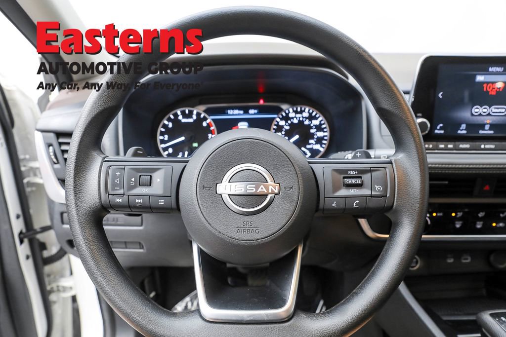 Used 2022 Nissan Rogue S image 10