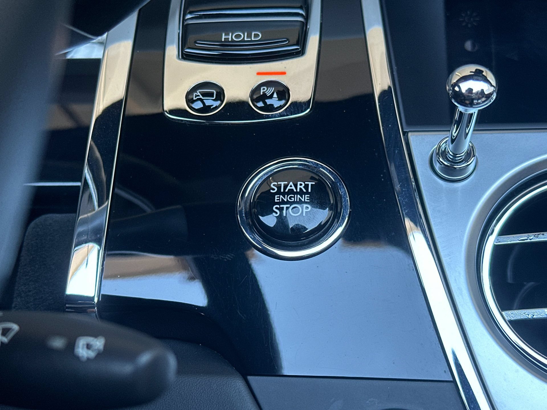 Certified 2019 Rolls-Royce Dawn RWD image 25