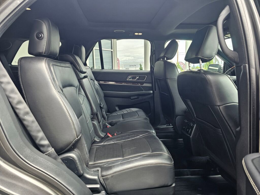 Used 2018 Ford Explorer Platinum AWD/4WD image 13