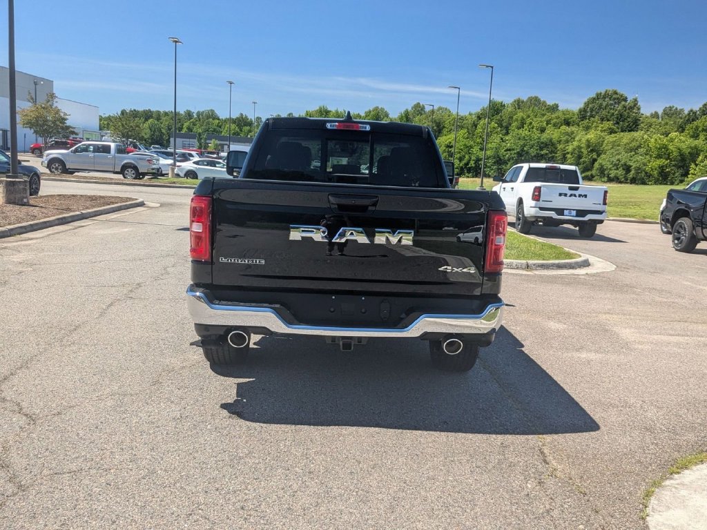 New 2026 RAM 1500 Laramie AWD/4WD image 4