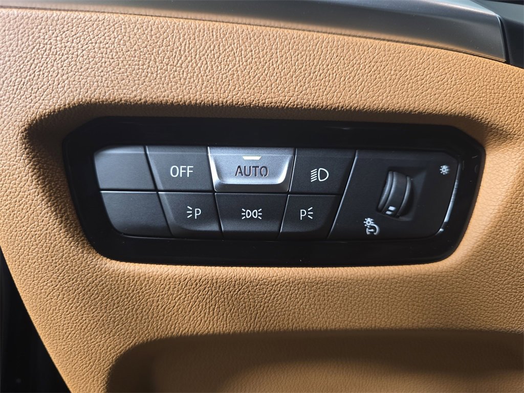 New 2025 BMW 330i xDrive Sedan w/ Premium Package image 26