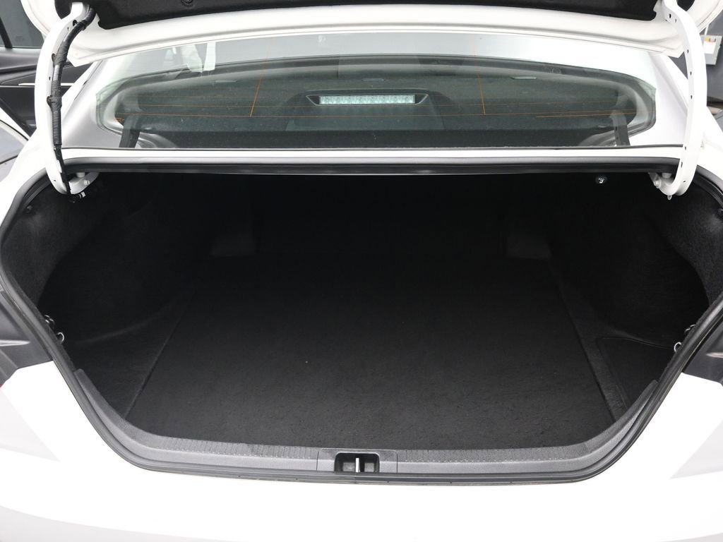 Used 2025 Toyota Camry LE image 30