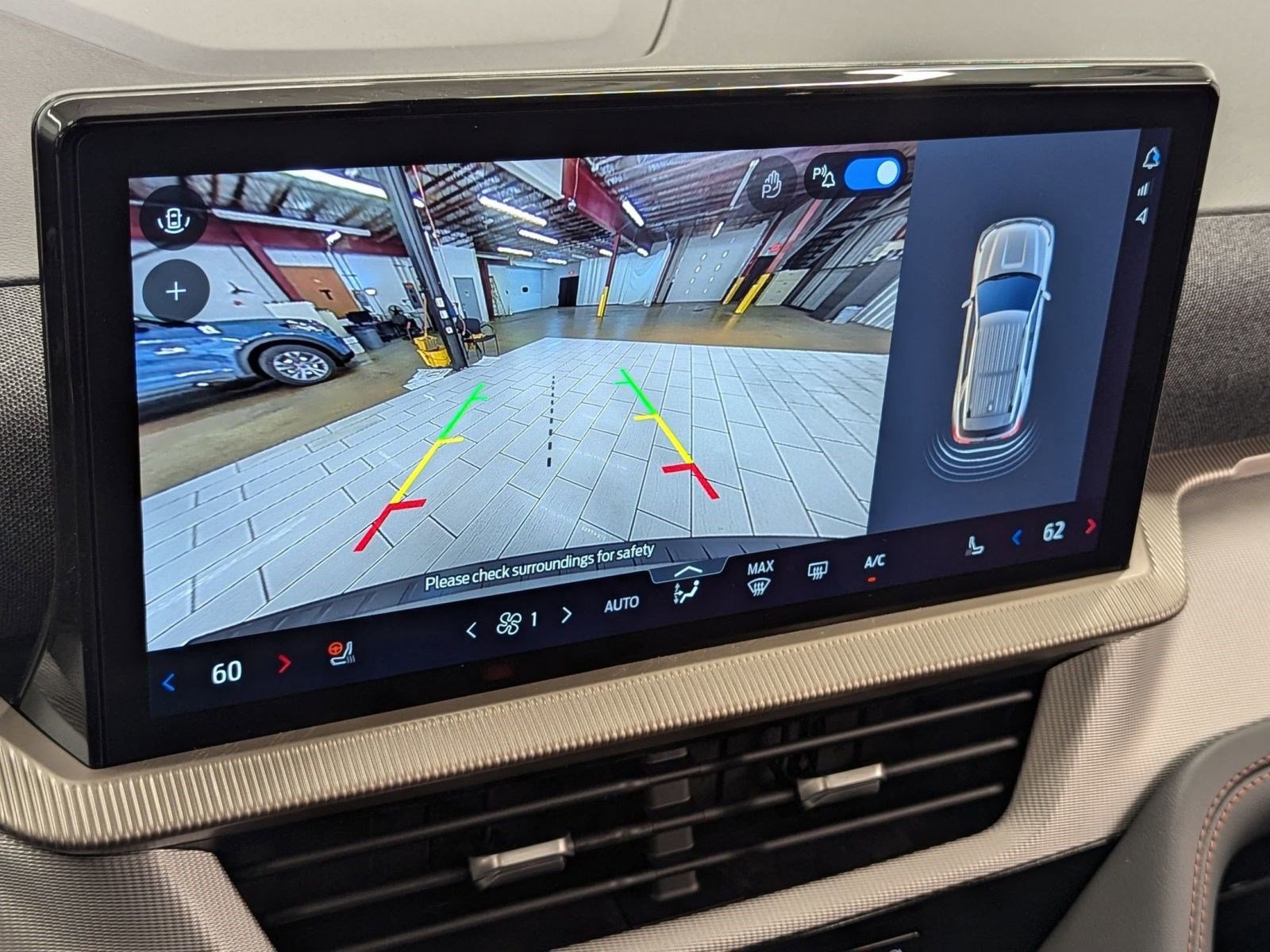 New 2026 Ford Explorer Active w/ Active Comfort Package image 32