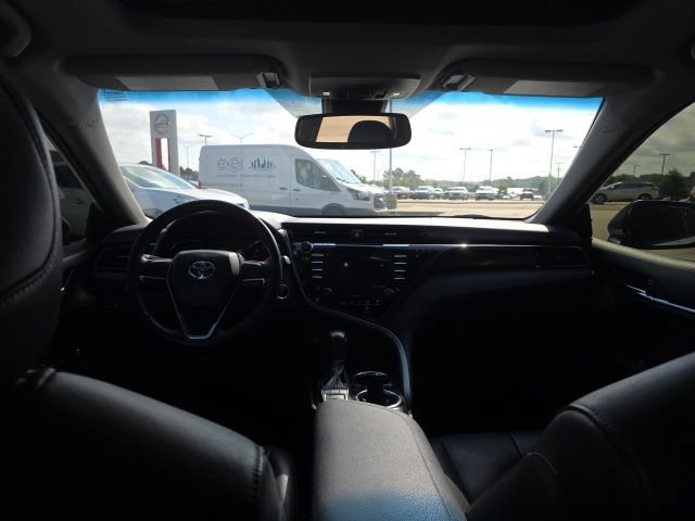 Used 2019 Toyota Camry XSE FWD image 11