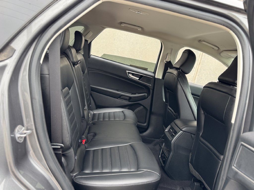 Used 2023 Ford Edge SEL w/ Convenience Package AWD/4WD image 32