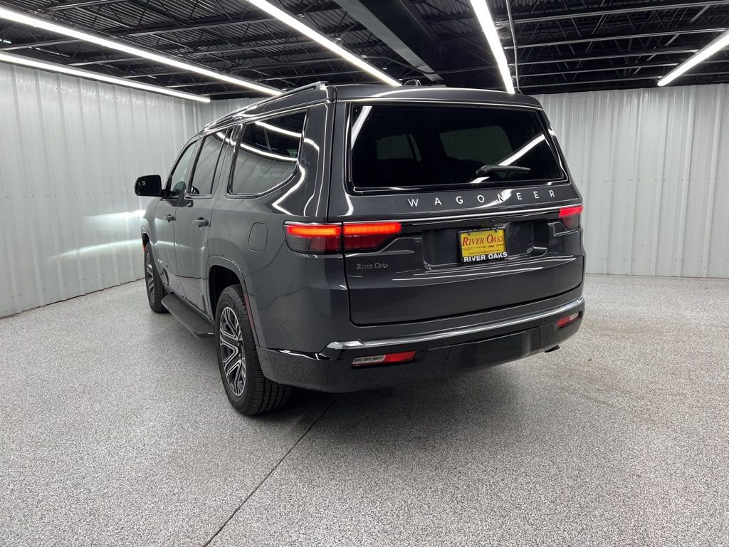 Used 2025 Jeep Wagoneer 4WD w/ Convenience Group I image 4