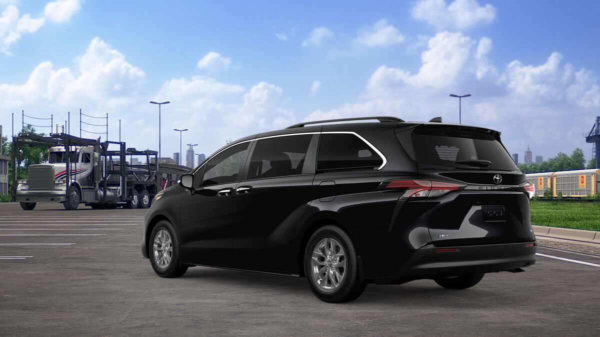 New 2026 Toyota Sienna XLE FWD image 6