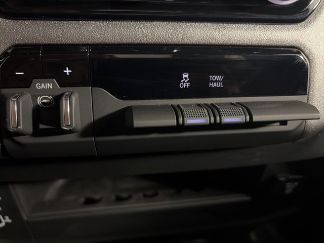 Used 2025 RAM 2500 Tradesman w/ Chrome Appearance Group image 31