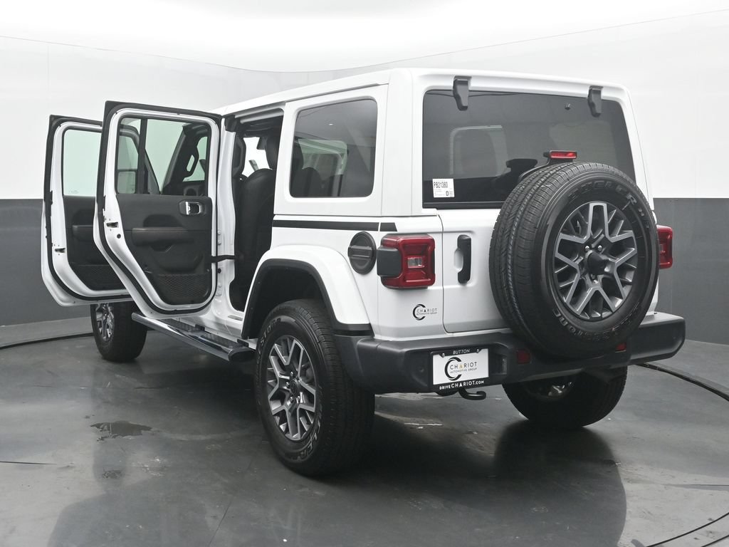 Used 2024 Jeep Wrangler Unlimited Sahara w/ Technology Group AWD/4WD image 64