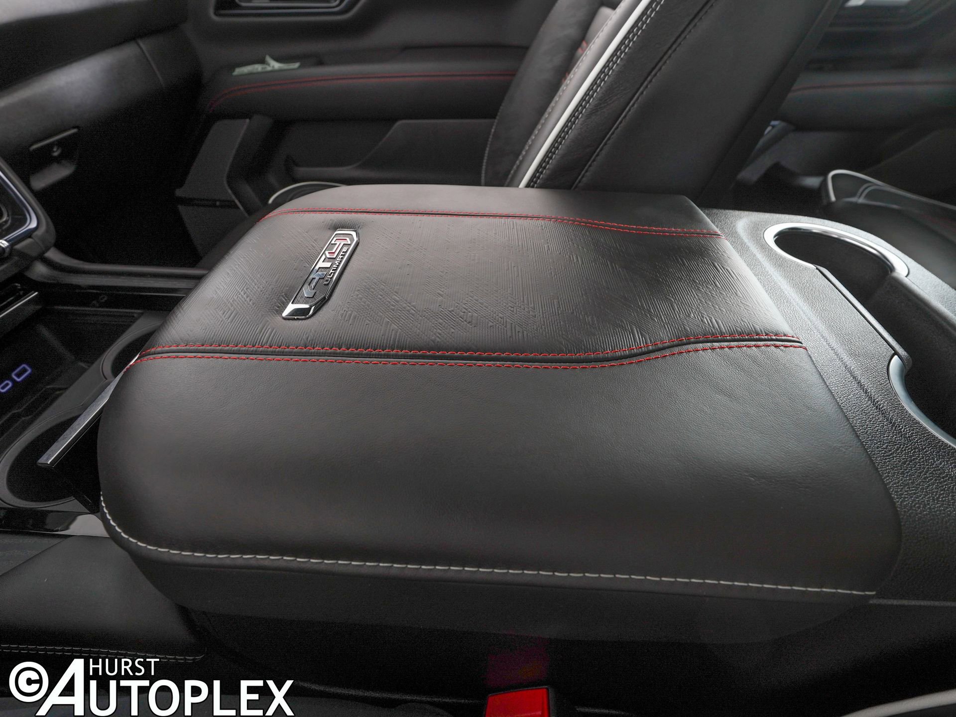 Used 2026 GMC Yukon AT4 Ultimate w/ LPO, Floor Liner Package AWD/4WD image 31