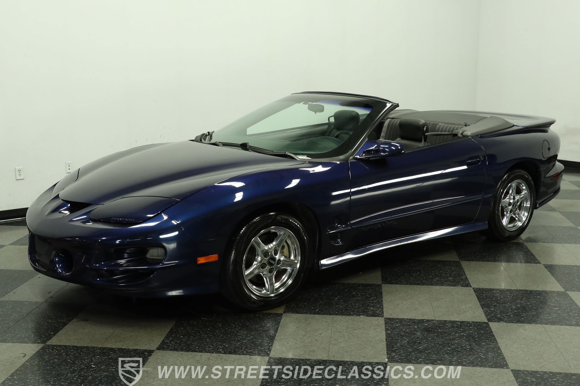 Used 2001 Pontiac Firebird Trans Am RWD image 6